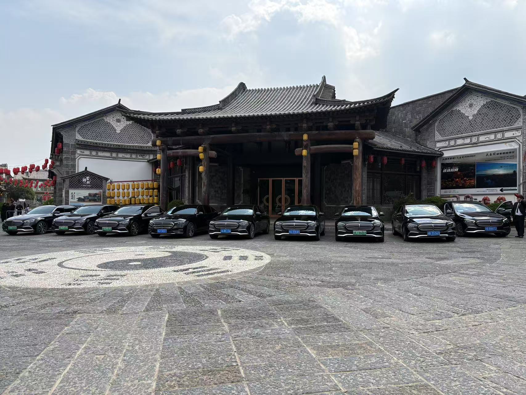 成都商务包车，迪奥 大理活动 百台奔驰E级 千里奔袭 一路向南 接送服务，专业团队-专职司机-服务周到