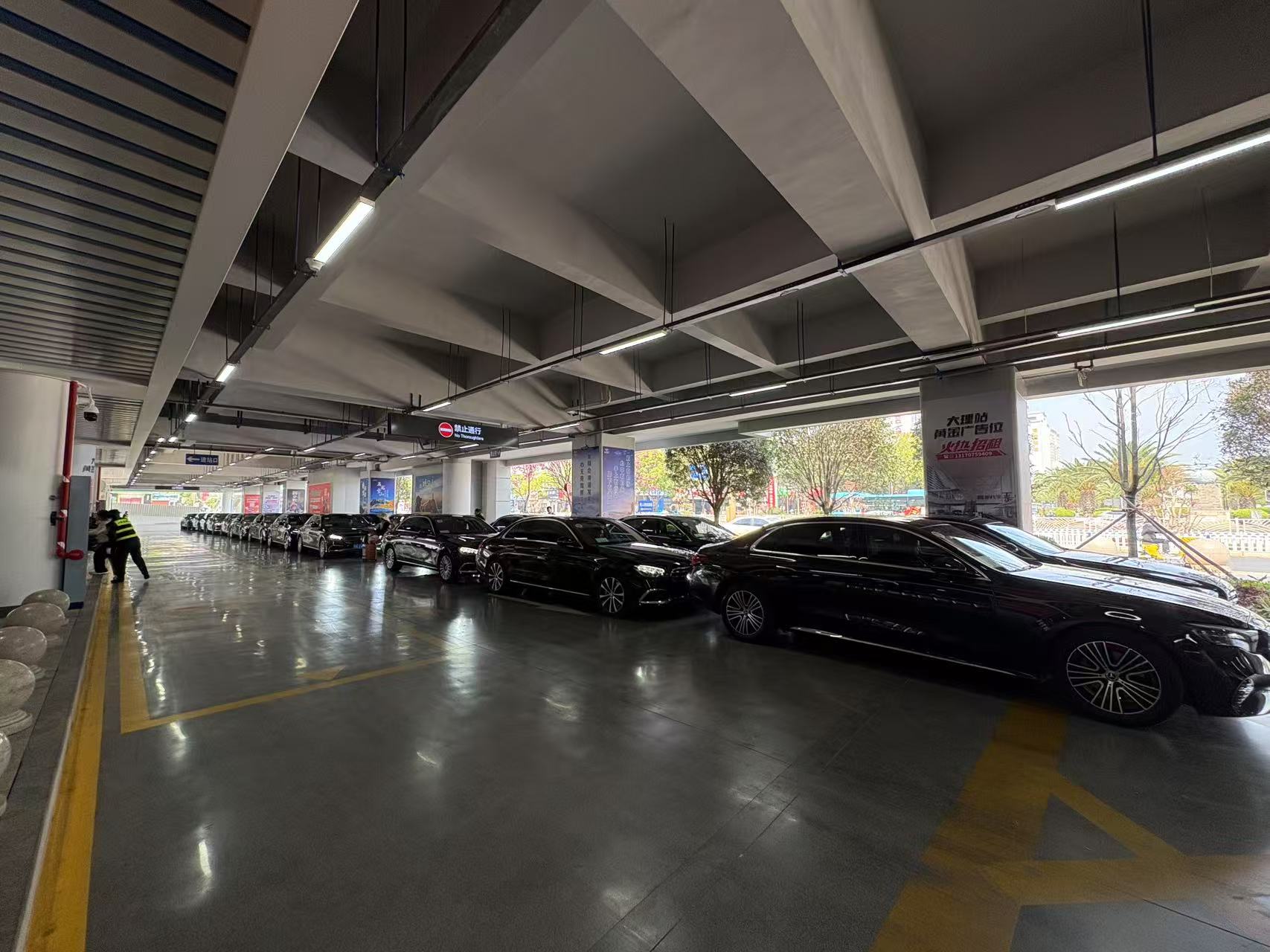 成都商务包车，迪奥 大理活动 百台奔驰E级 千里奔袭 一路向南 接送服务，专业团队-专职司机-服务周到