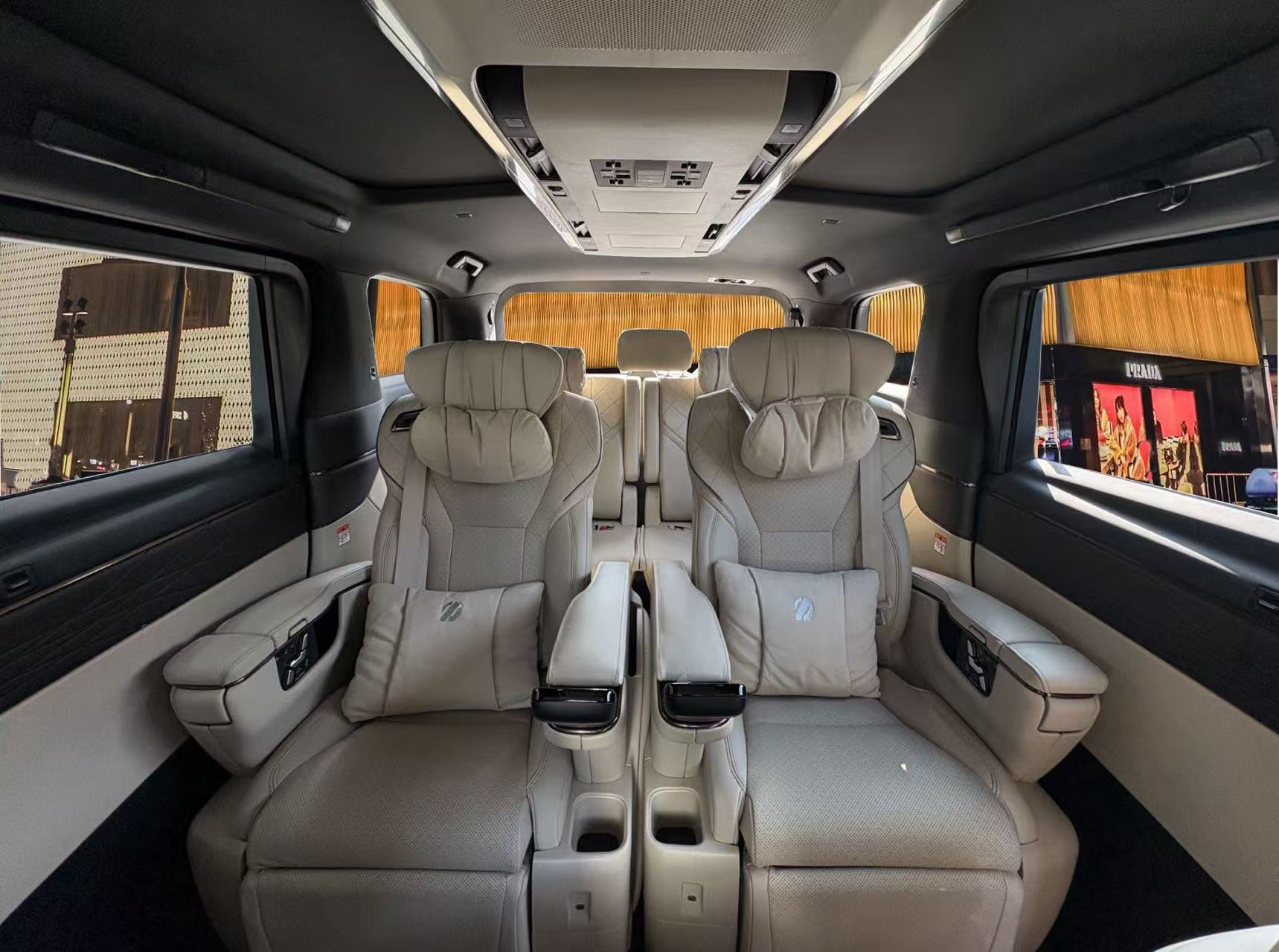 成都包车 成都租埃尔法|商务会议租车 旅游包车 机场接送 川西租车选择成都七虎租车 正规公司 价格透明 专业司机