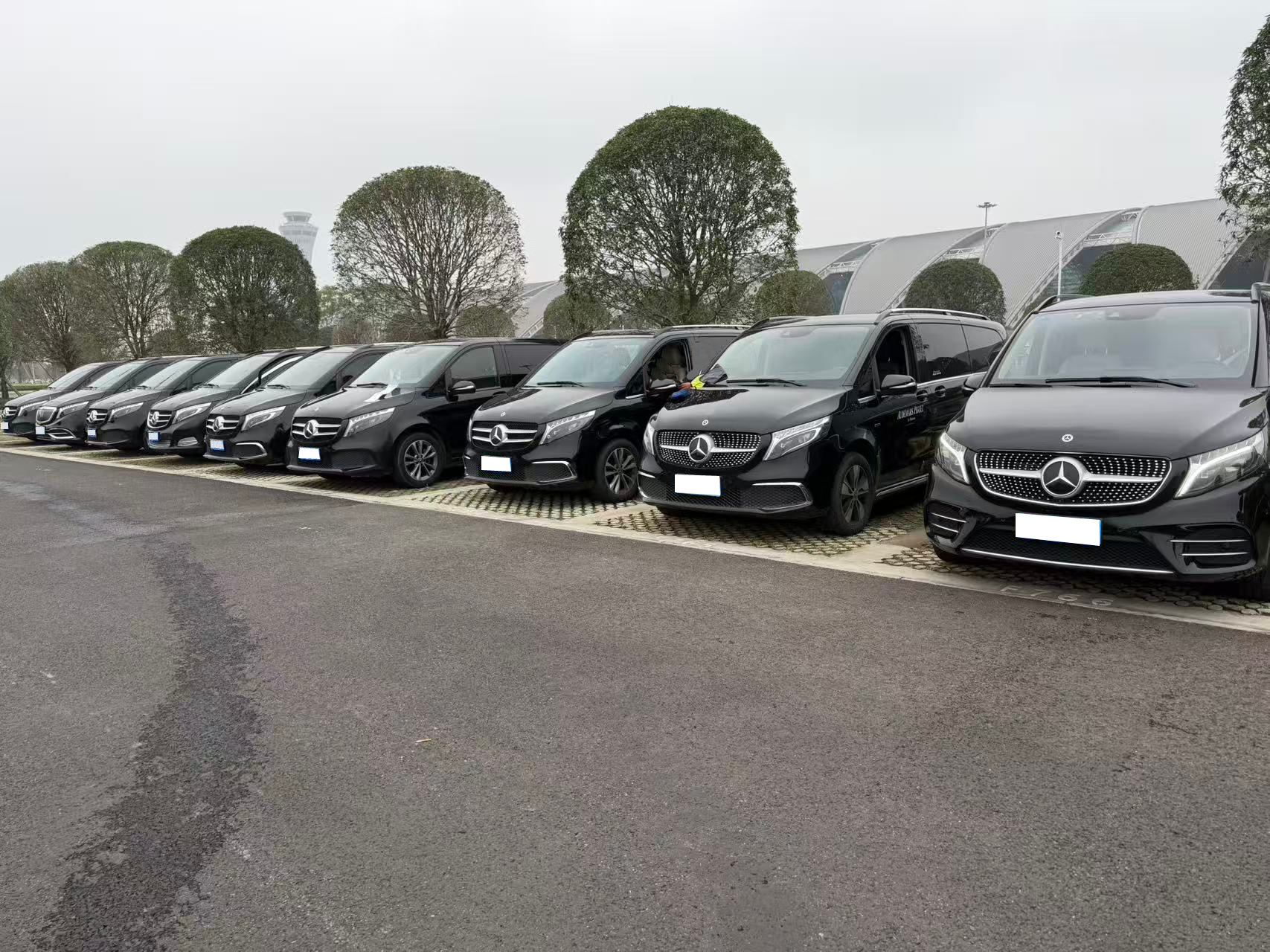 成都会议包车，商务包车，奔驰V，别克GL8商务包车，某奢侈品11月初成都活动接送包车服务