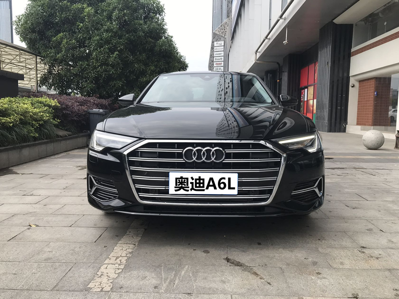 成都租车自驾 奥迪A6L 轿车