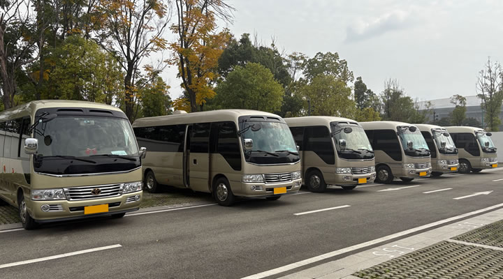 成都包车带司机，租考斯特中巴车12-23座，本地商务旅游包车公司，正规公司、专职司机，价格透明