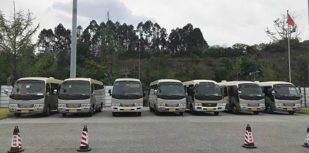 成都包车带司机，租考斯特中巴车12-23座，本地商务旅游包车公司，正规公司、专职司机，价格透明